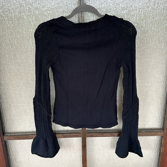 Free People (Revolve) Cuffing Season Top in Black size Medium. NWT sold out size - Picture 8 of 8